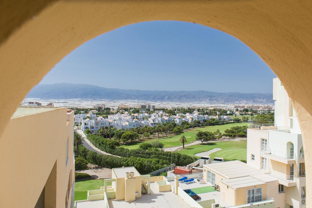 Apartamentos Fenix Beach Roquetas de Mar Exterior photo